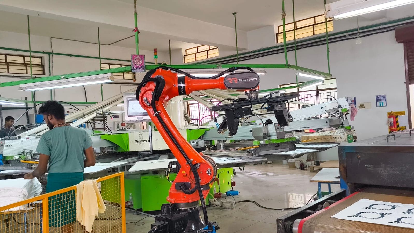 Fabric Unloading Robot